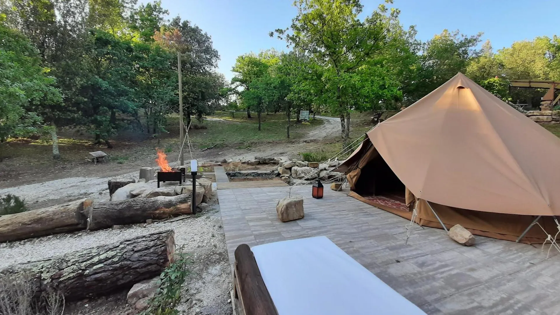 Glamping Serraiola Alta Frassine Luxury tent