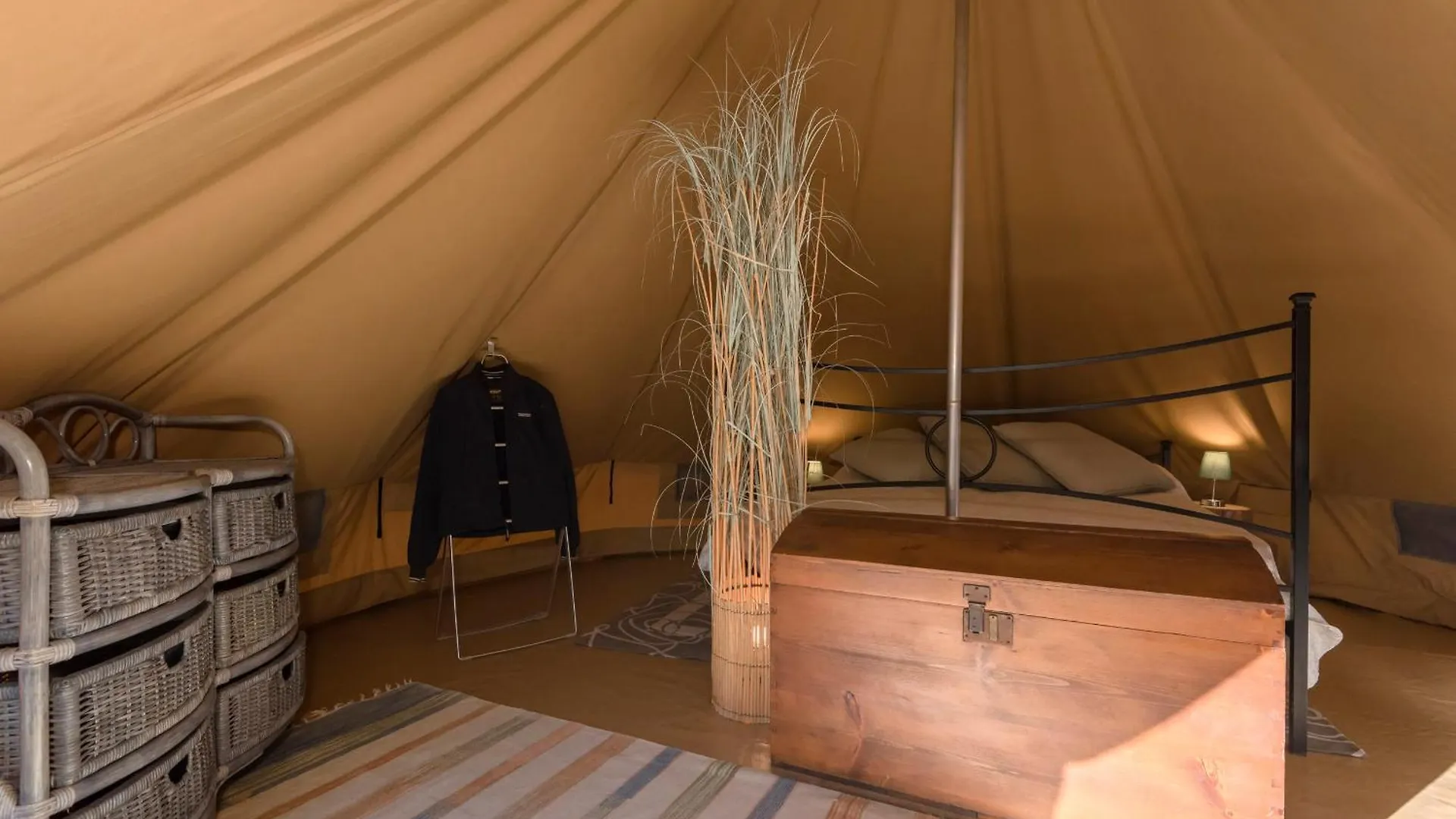 Glamping Serraiola Alta Frassine Luxury tent