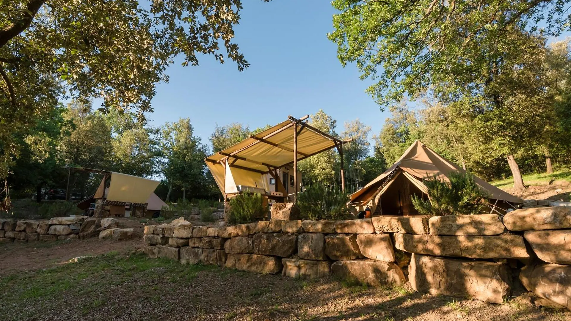 Luxury tent Glamping Serraiola Alta Frassine Italy
