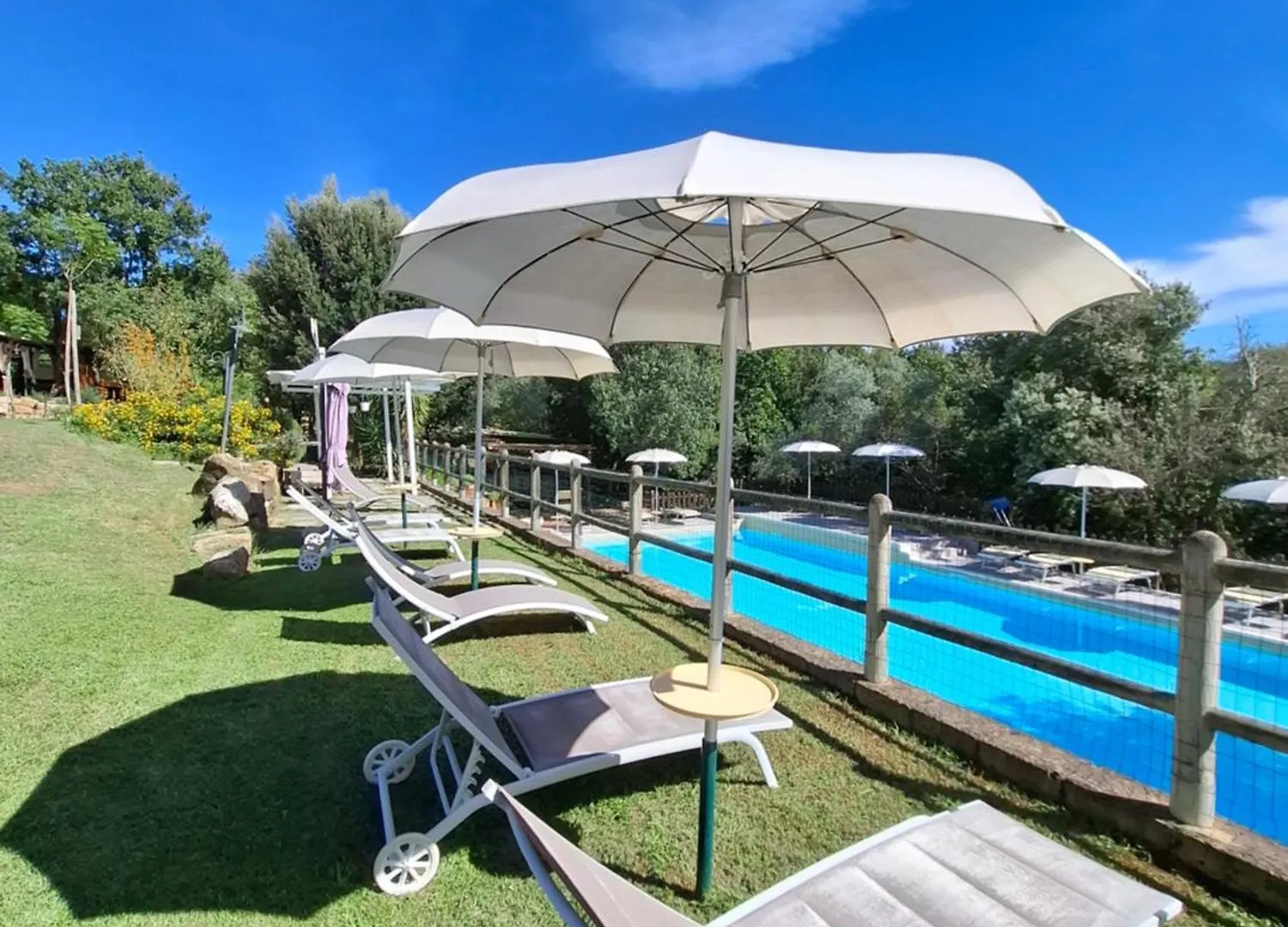 Glamping Serraiola Alta Frassine Luxury tent