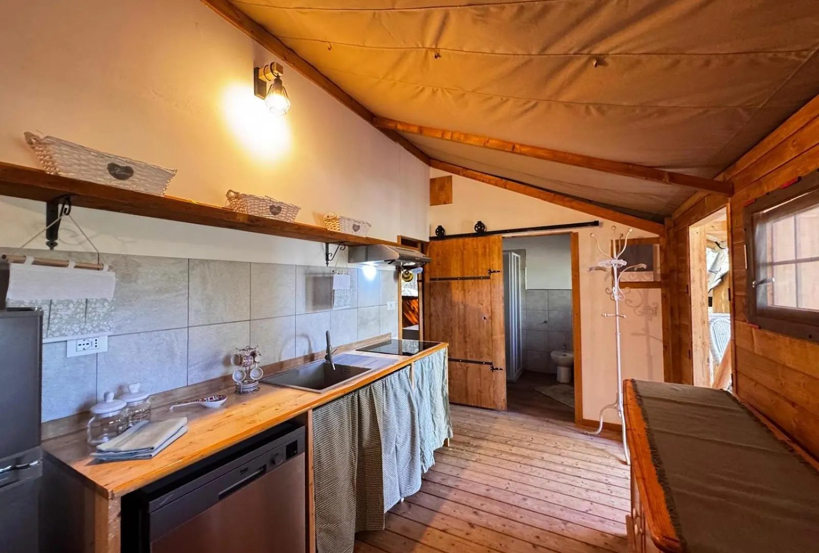 Glamping Serraiola Alta Frassine Luxury tent