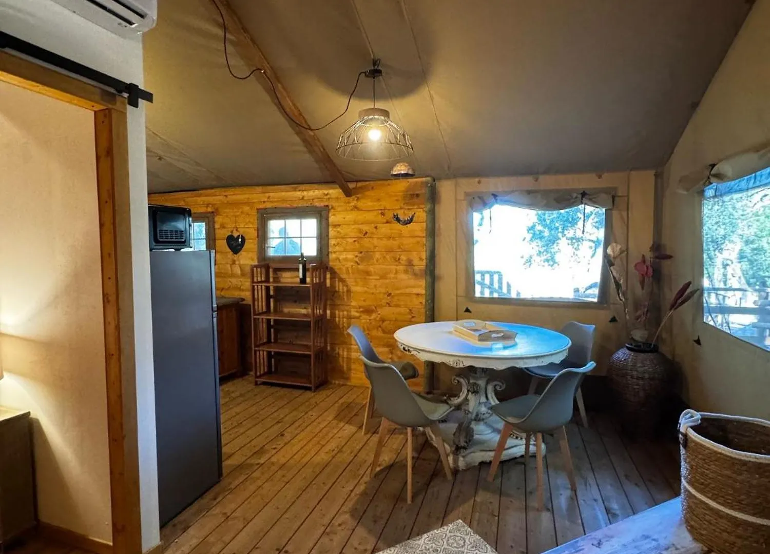 Luxury tent Glamping Serraiola Alta Frassine Italy