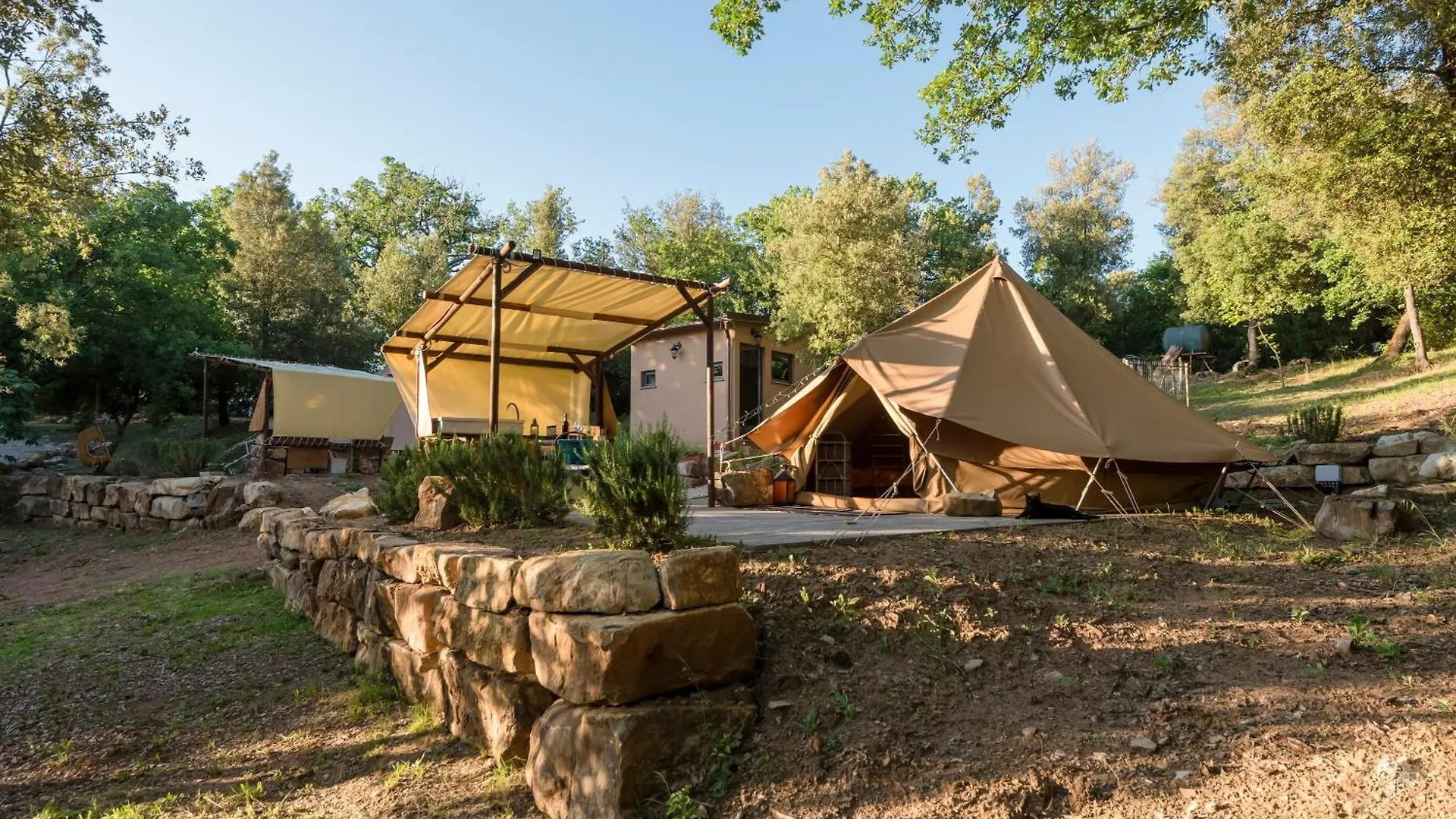 Glamping Serraiola Alta Frassine Luxury tent